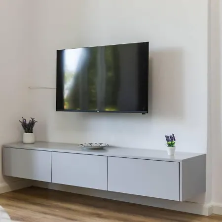 1br Near Main Square By Pikhost * Tirana