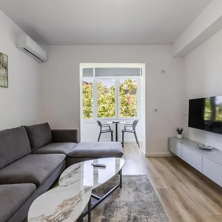 Appartement 1br Near Main Square By Pikhost Tirana