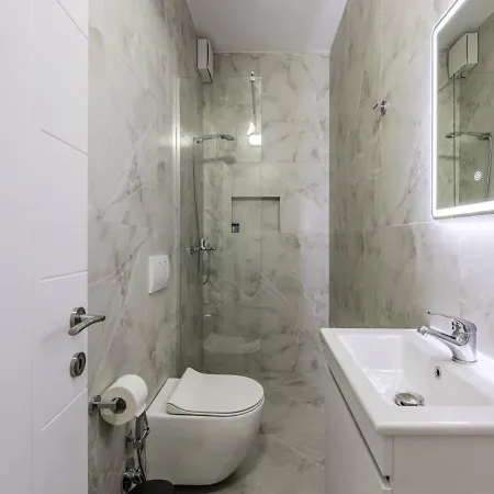 1br Near Main Square By Pikhost *