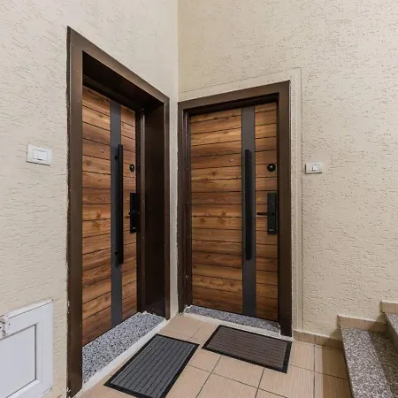 1br Near Main Square By Pikhost