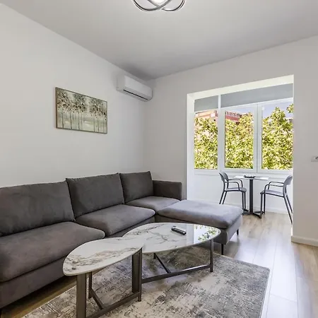 1br Near Main Square By Pikhost *