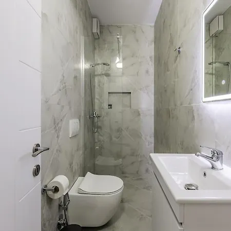 1br Near Main Square By Pikhost Appartement Tirana